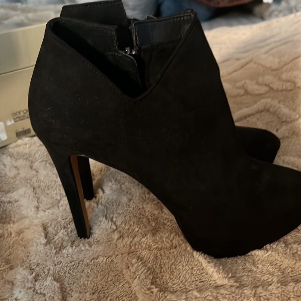 Jessica Simpson Booties - Picture 2 of 6
